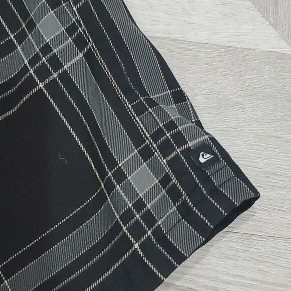 Quicksilver Men's Graphic Bermuda Shorts Size 38 - Picture 2 of 5